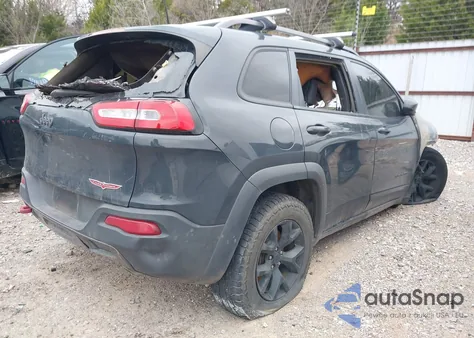 2017 Jeep Cherokee Trailhawk 4X4 z USA, uszkodzony, nr VIN 1C4PJMBS3HW664531